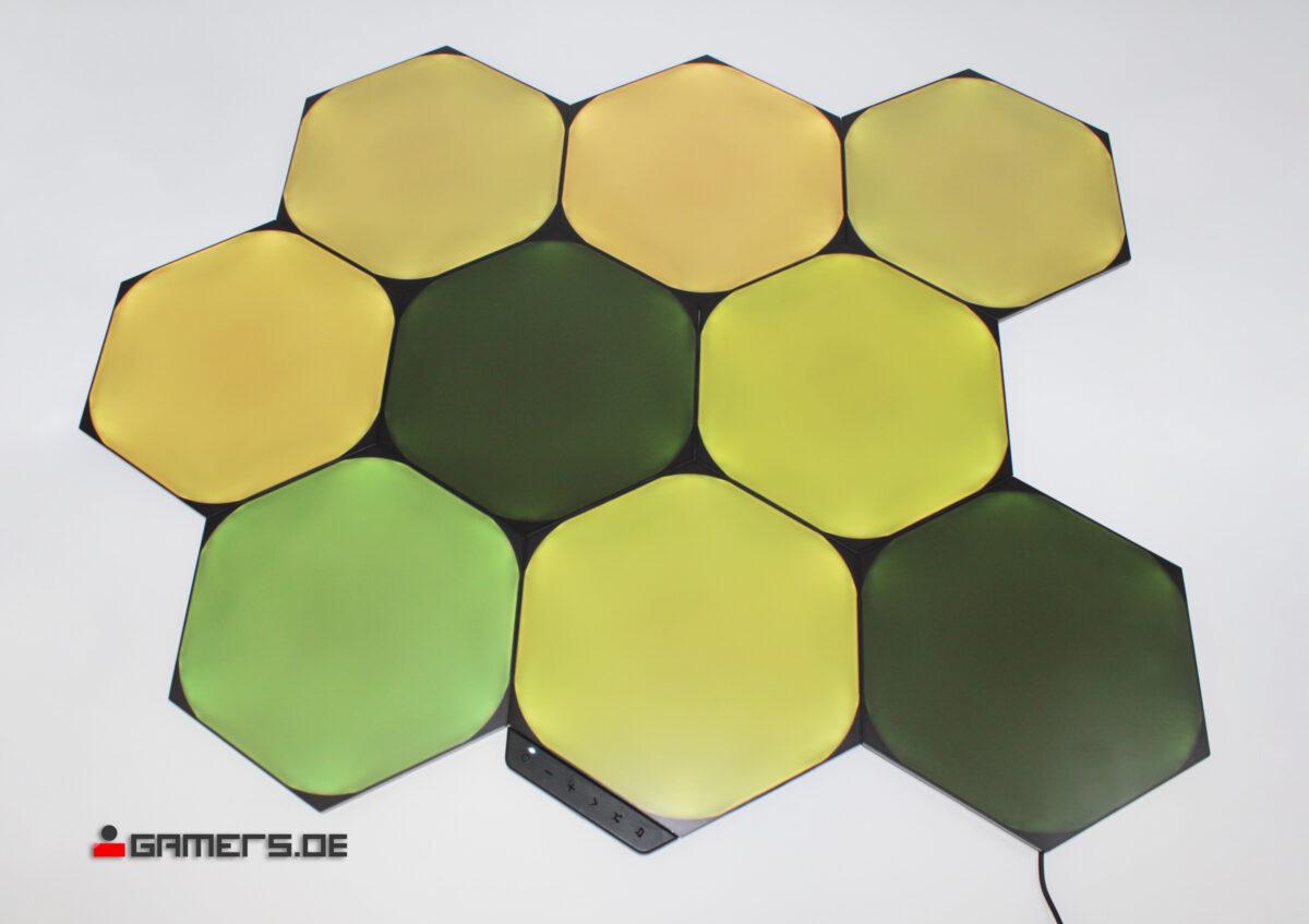 Nanoleaf Shapes Ultra Black Hexagons leuchtend