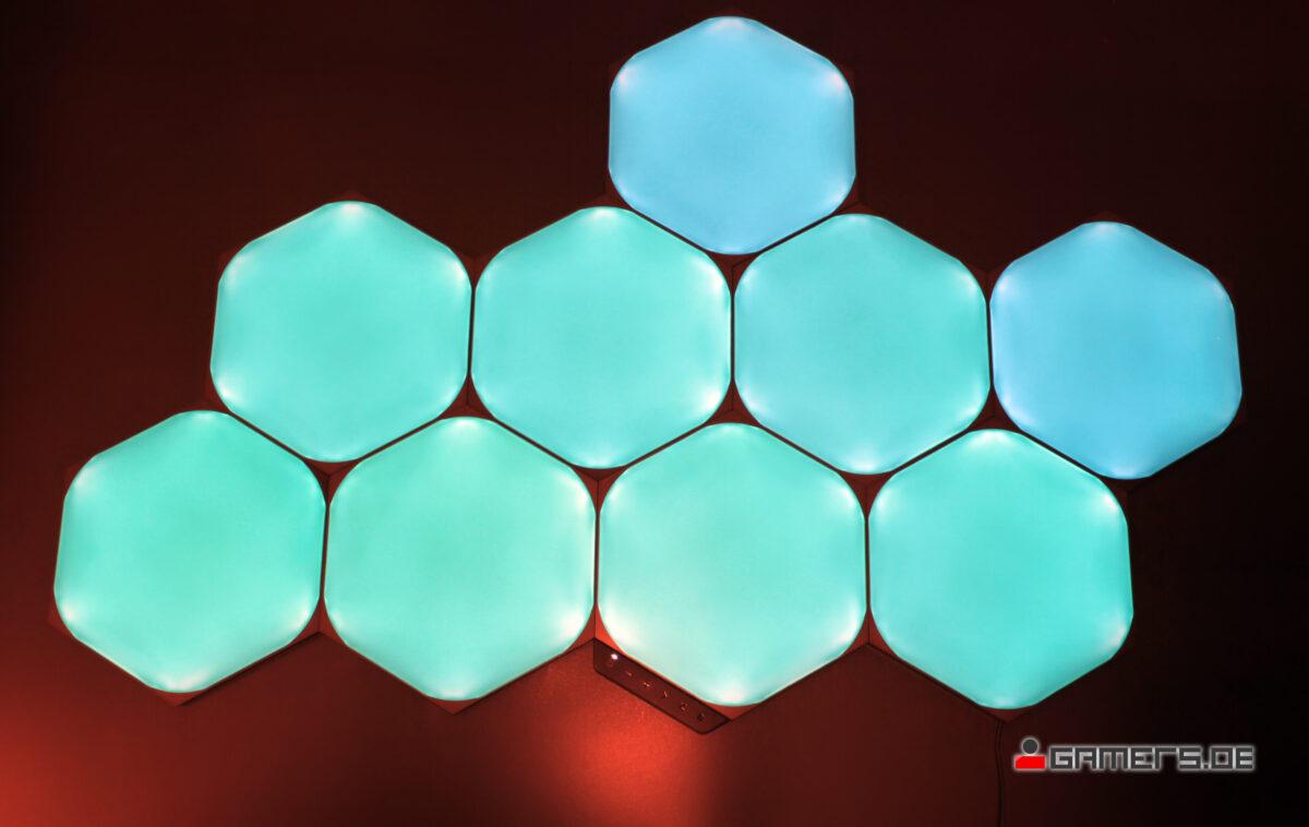 Nanoleaf Shapes Ultra Black Hexagons leuchtend