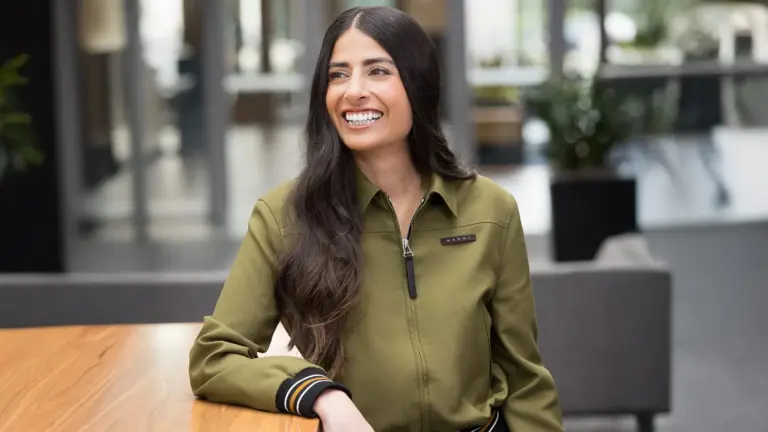 Porträt von Asha Sharma, CEO von Microsoft Gaming